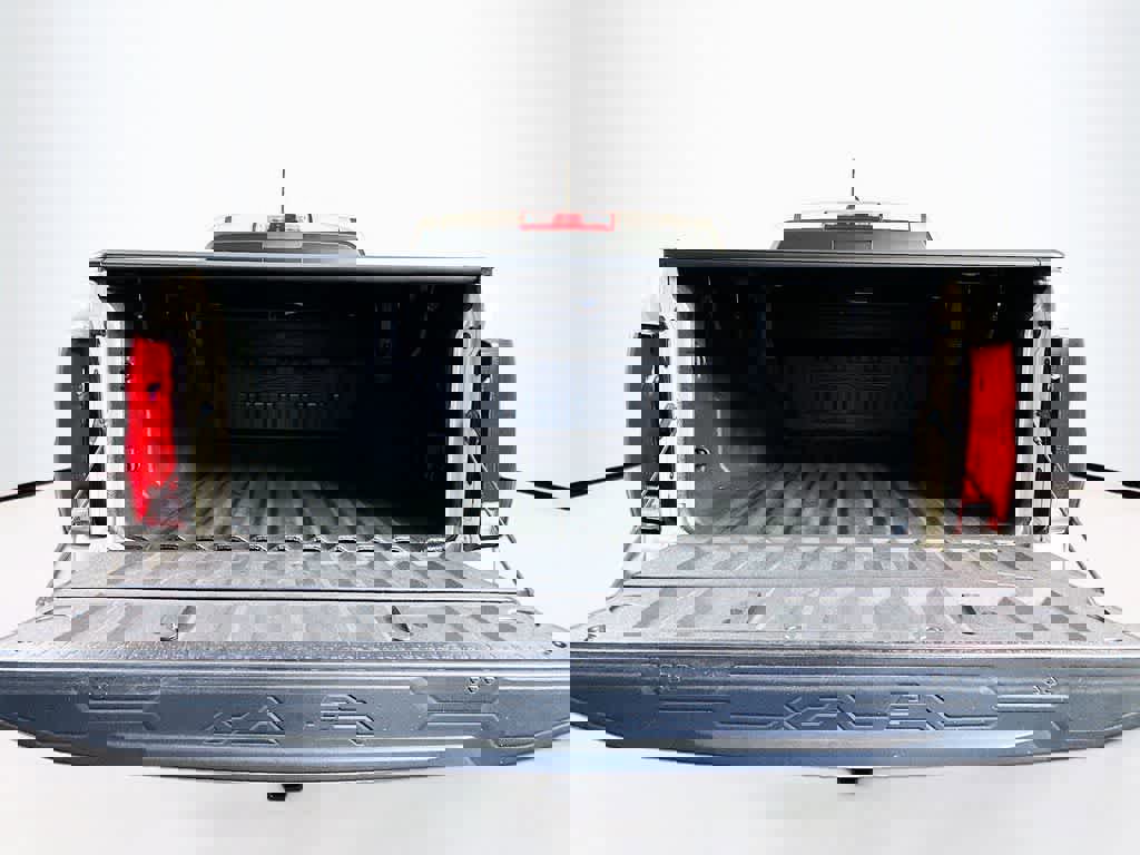 Used 2024 Chevrolet Colorado ZR2 w/ Safety Package image 23