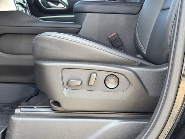 Used 2024 Chevrolet Tahoe Z71 w/ Luxury Package AWD/4WD image 15