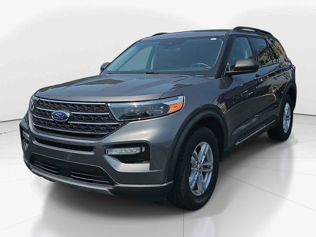 Certified 2023 Ford Explorer XLT w/ Equipment Group 202A AWD/4WD image 9