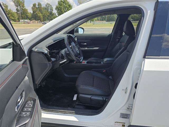 Used 2026 Nissan Kicks SR w/ Cold Weather Package AWD/4WD image 14