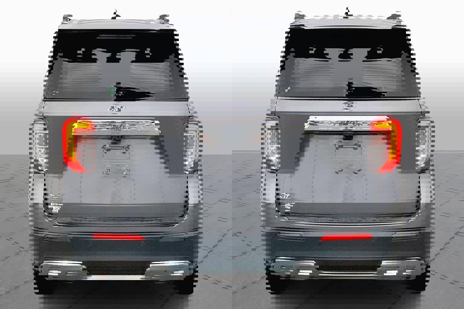 Certified 2022 Ford Explorer XLT w/ Equipment Group 202A image 4