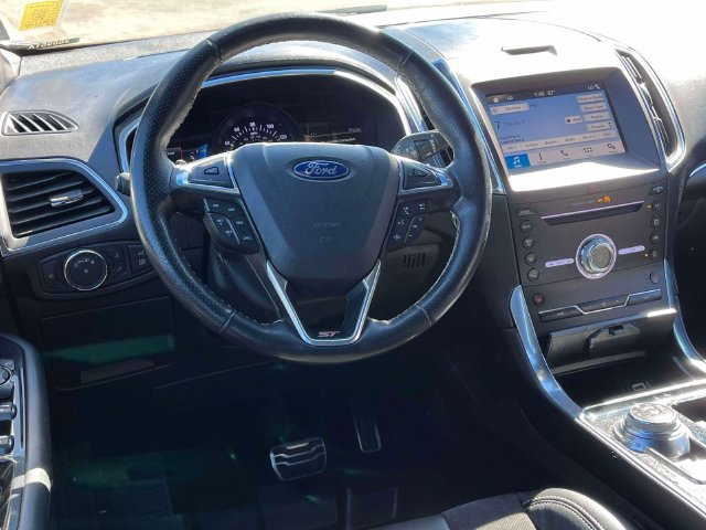 Certified 2019 Ford Edge ST w/ Cold Weather Package AWD/4WD image 14