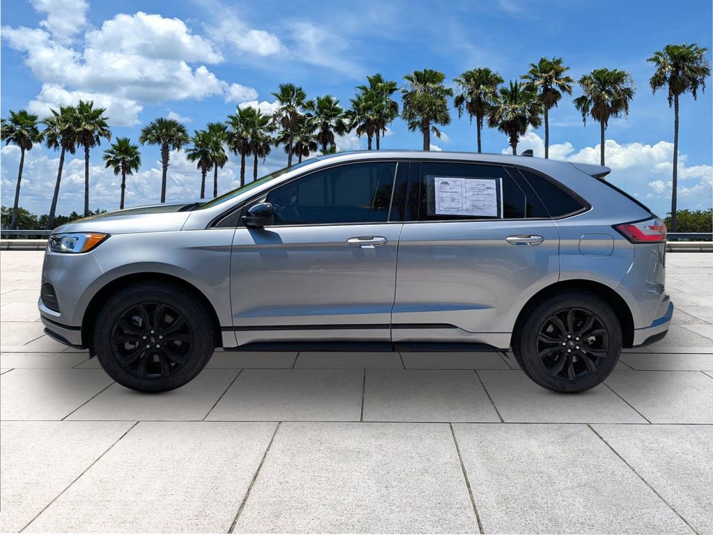 Certified 2024 Ford Edge SE w/ Black Appearance Package image 4