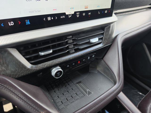 Certified 2025 Ford Explorer Platinum RWD image 26
