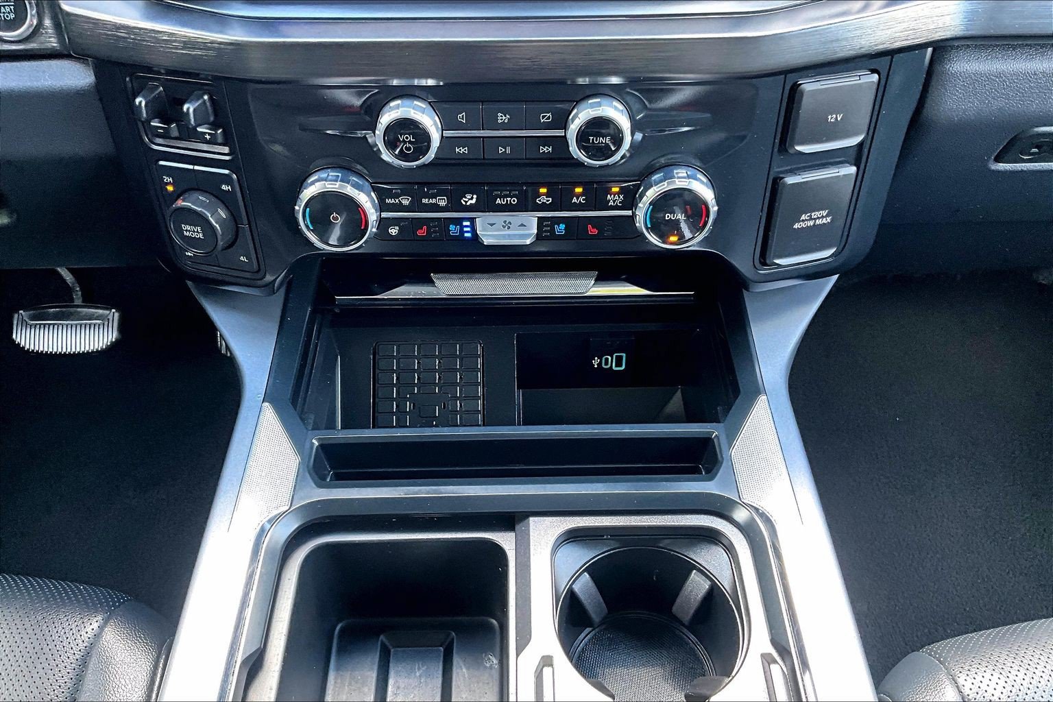 Certified 2024 Ford F350 Lariat w/ Lariat Ultimate Package AWD/4WD image 21