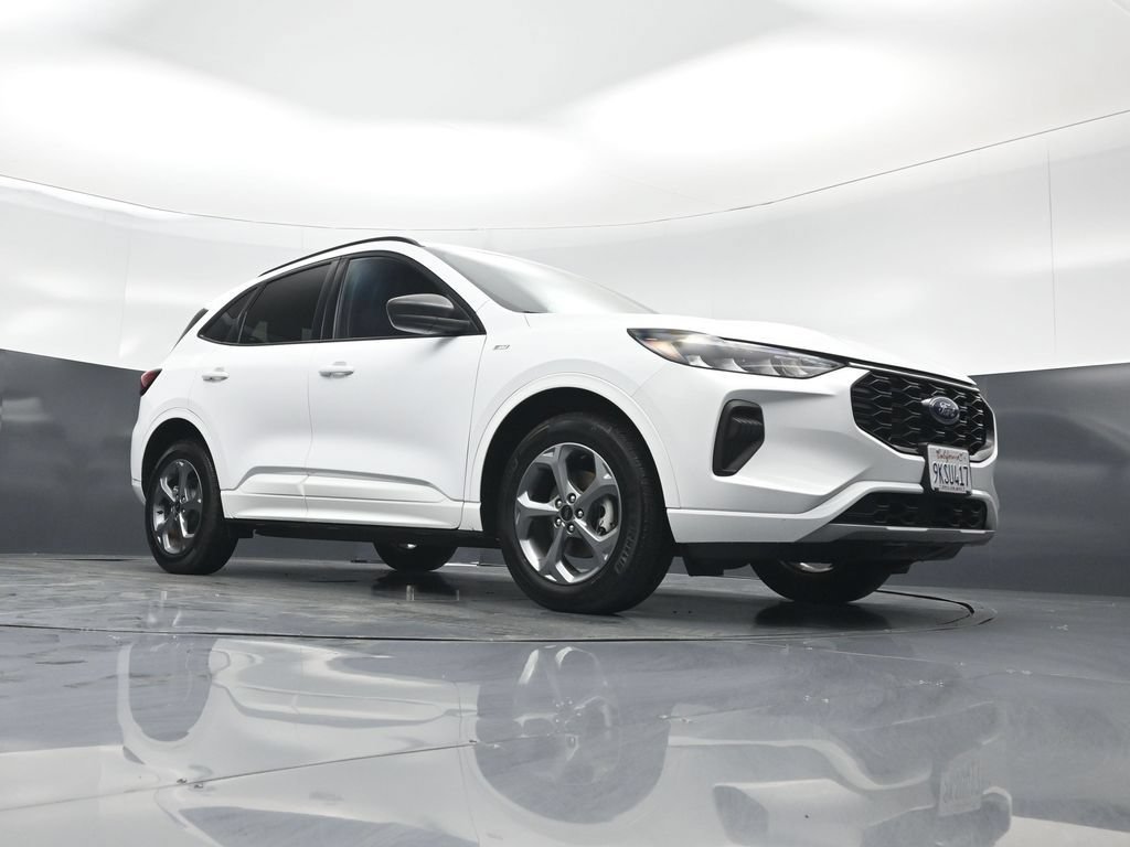 Certified 2023 Ford Escape ST-Line w/ Tech Pack #1 AWD/4WD image 45