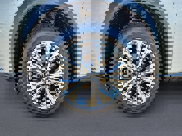 Used 2023 Nissan Rogue SV image 14