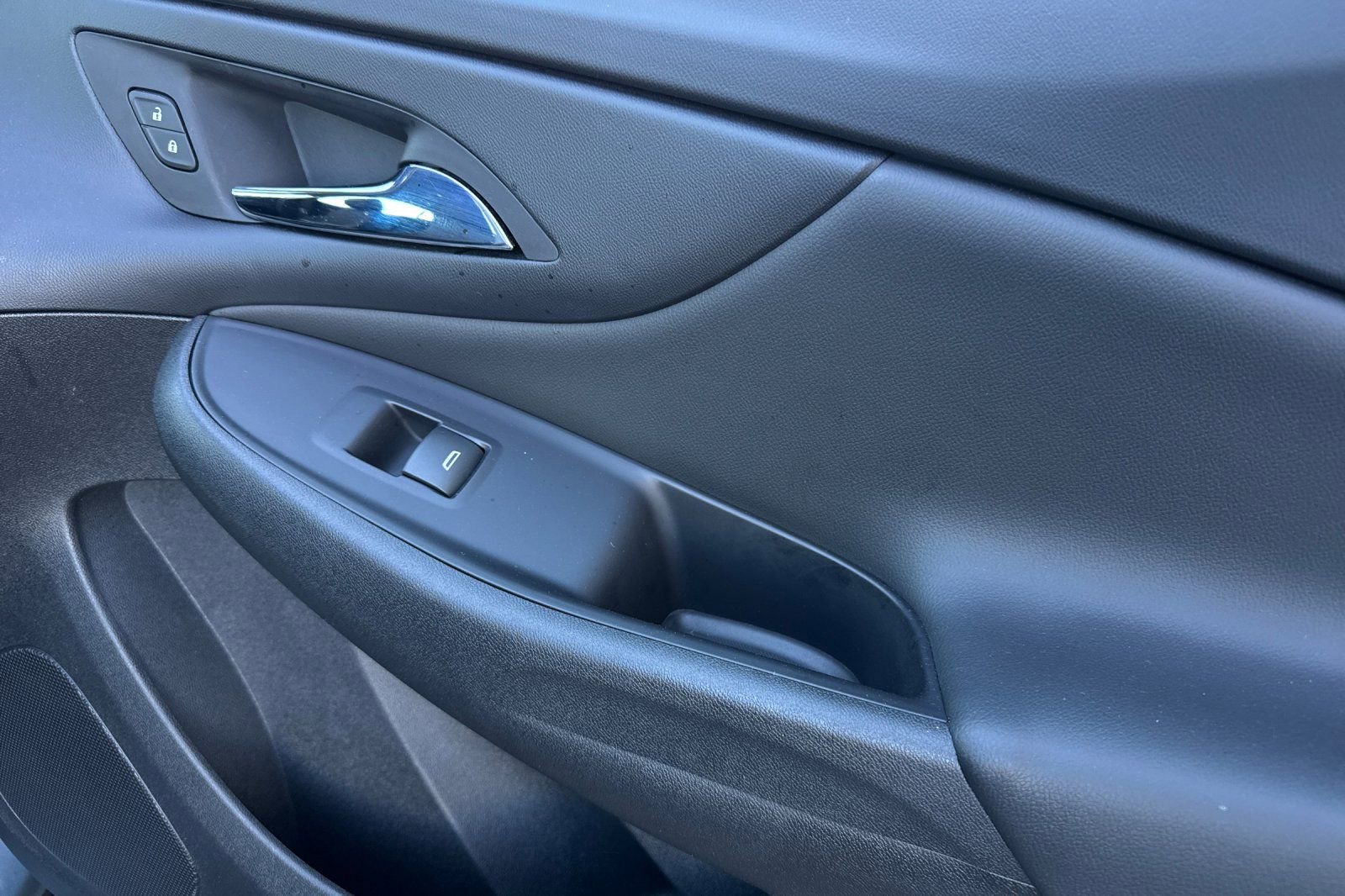 Used 2019 Chevrolet Volt LT w/ Comfort Package image 17