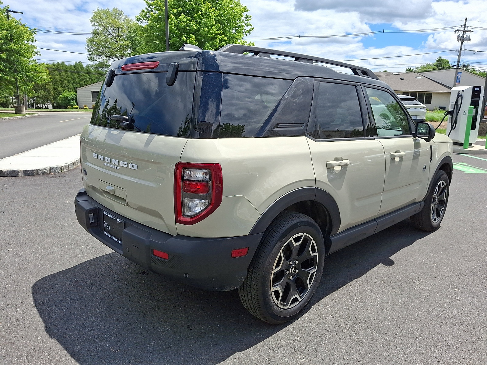 Certified 2025 Ford Bronco Sport Outer Banks w/ Outer Banks Tech Package+ AWD/4WD image 5