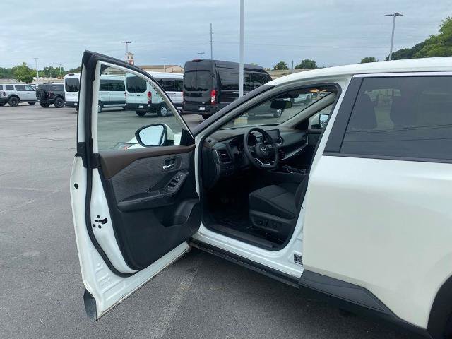 Used 2023 Nissan Rogue SV AWD/4WD image 10