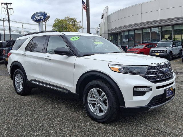 Certified 2023 Ford Explorer XLT w/ Equipment Group 202A AWD/4WD image 25