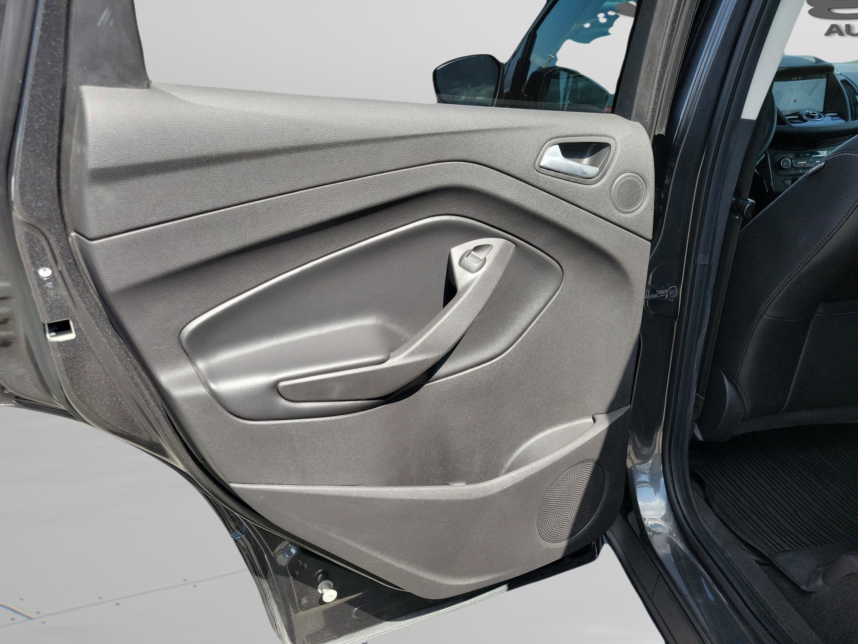 Certified 2019 Ford Escape Titanium image 9