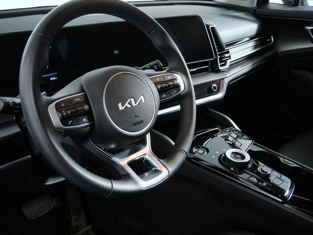 Used 2025 Kia Sportage EX AWD/4WD image 16