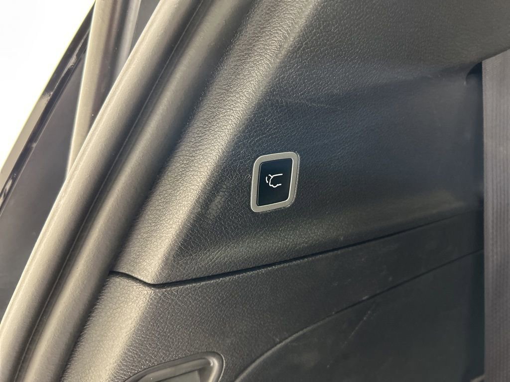 Used 2025 Chrysler Pacifica Select FWD image 29