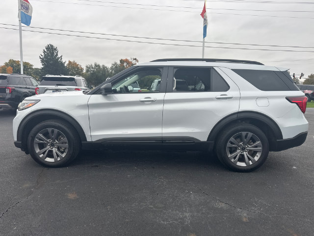 Certified 2026 Ford Explorer Active w/ Active Comfort Package AWD/4WD image 4