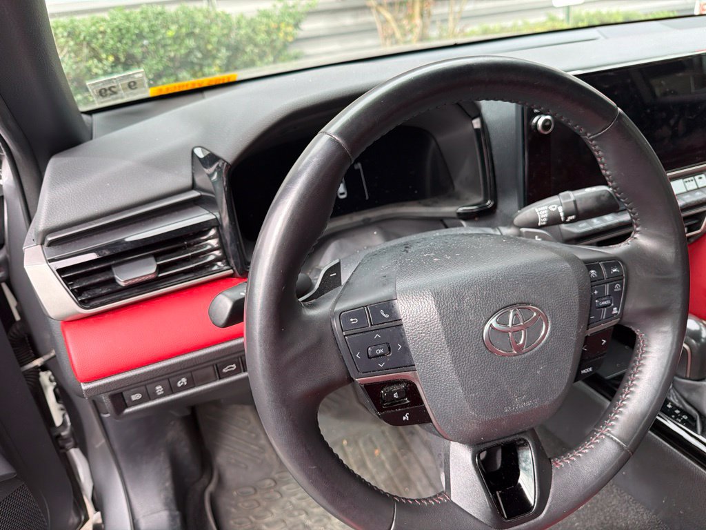 Used 2025 Toyota Camry XSE AWD/4WD image 10