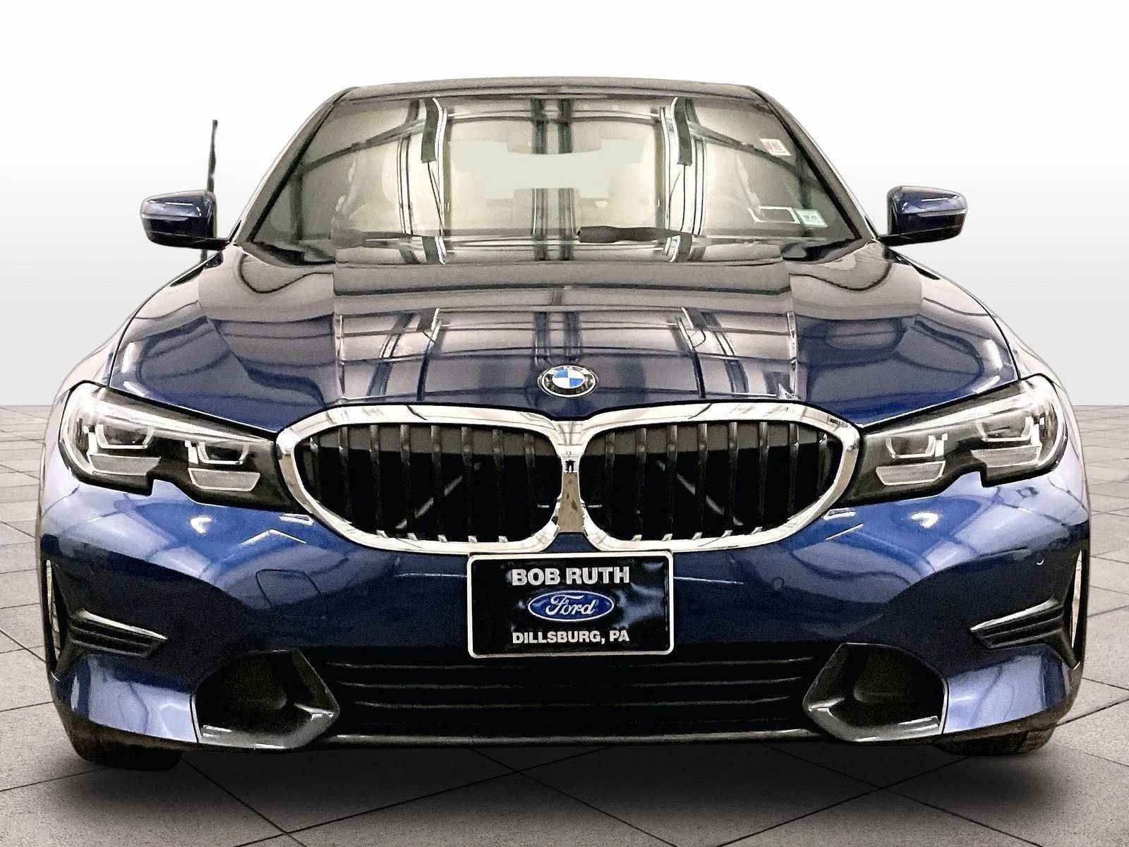 Used 2019 BMW 330i xDrive Sedan w/ Driving Assistance Package image 3