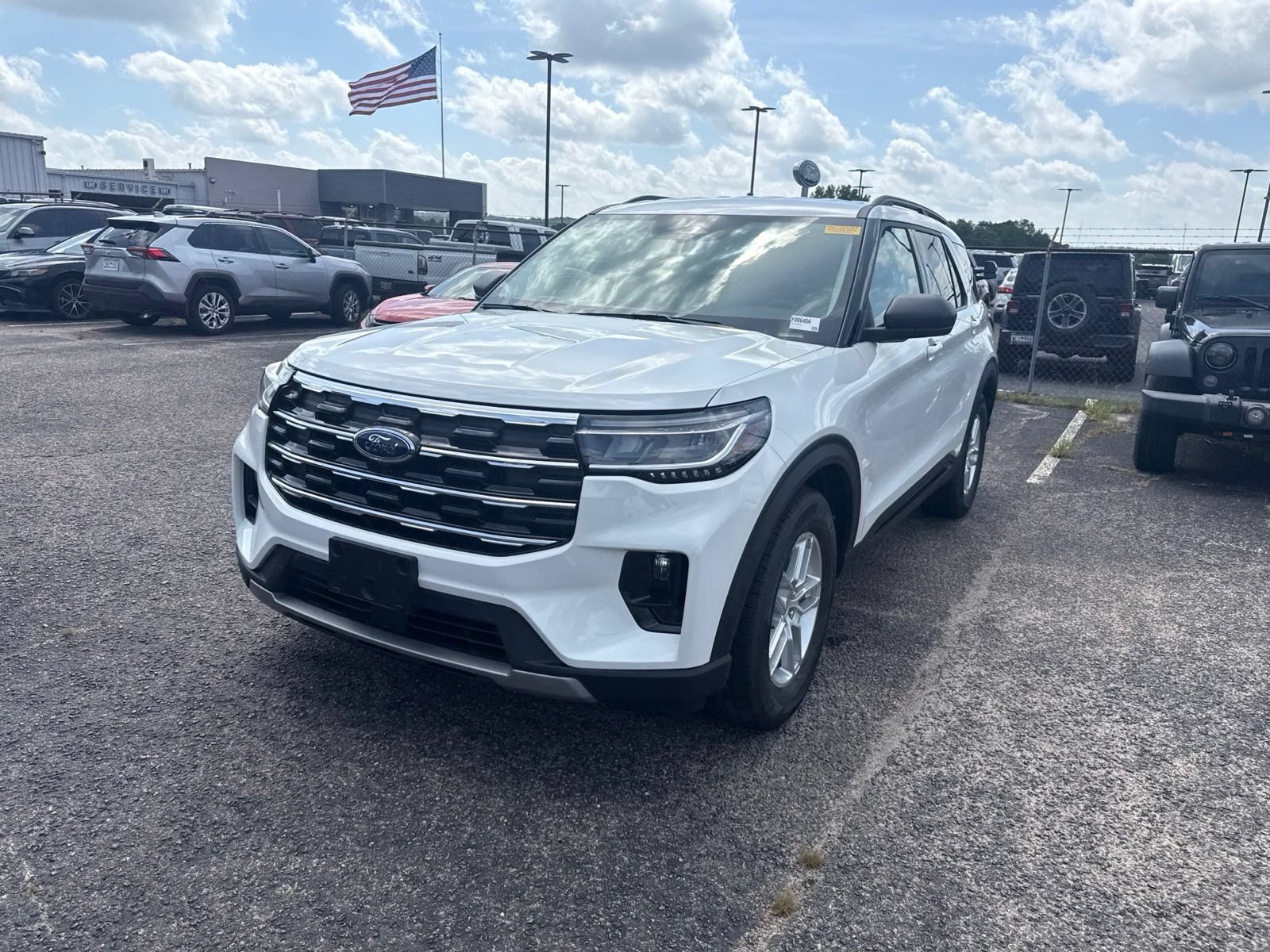 Certified 2026 Ford Explorer Active w/ Active Comfort Package RWD image 3