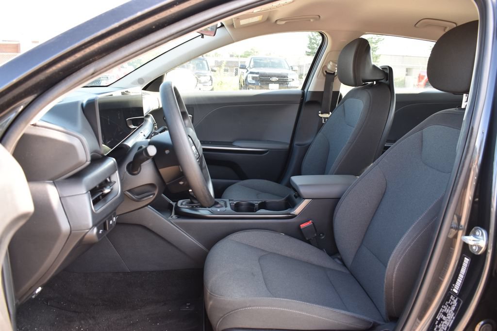Used 2025 Kia K4 FWD image 6