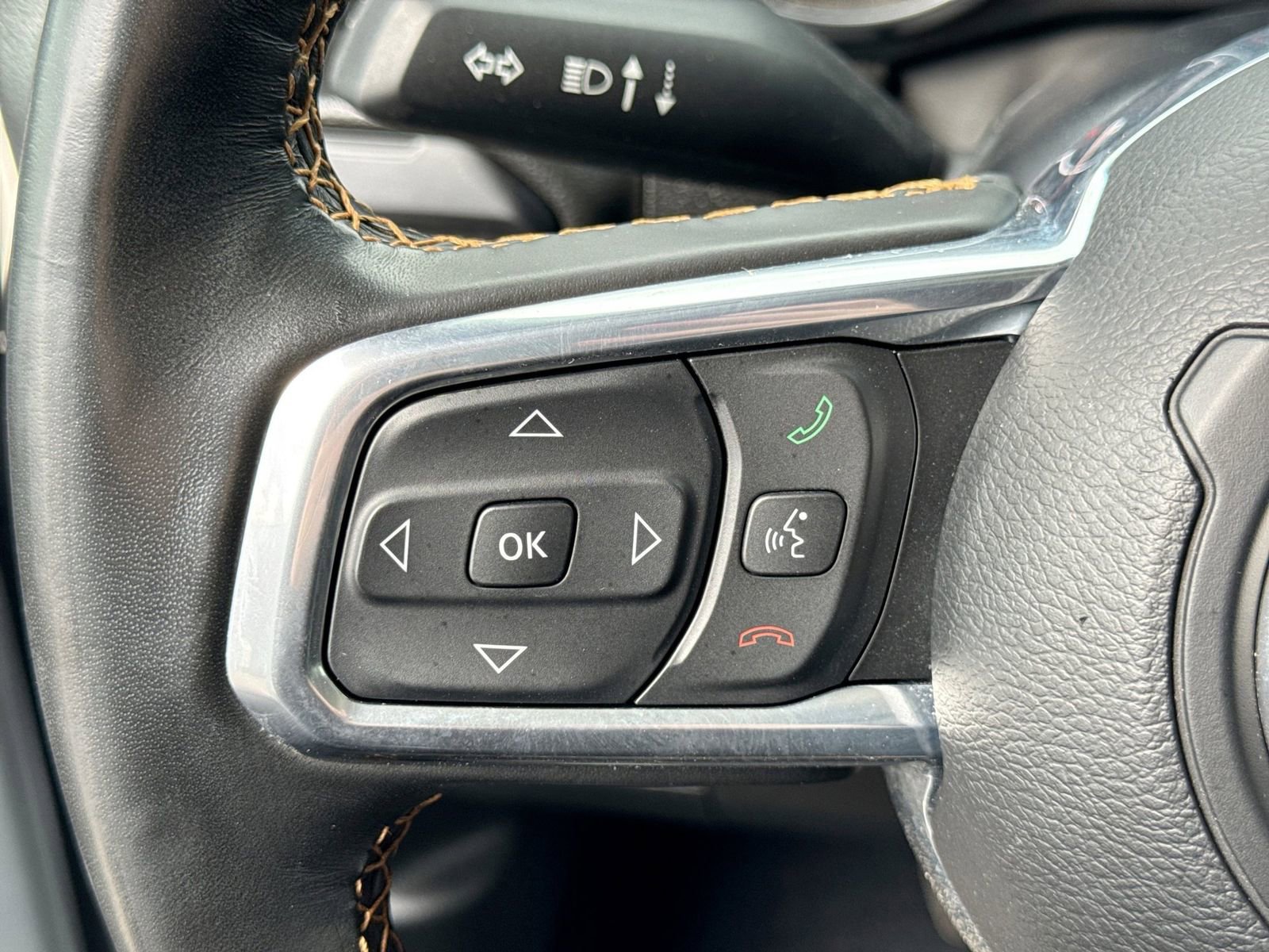 Used 2022 Jeep Wrangler Unlimited Sahara AWD/4WD image 24