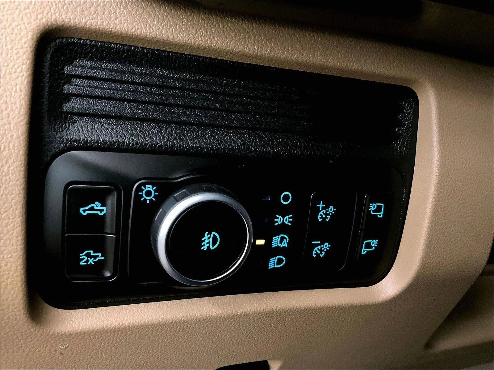 Certified 2025 Ford F250 Lariat w/ Lariat Ultimate Package AWD/4WD image 30