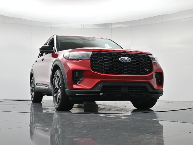 Certified 2025 Ford Explorer ST AWD/4WD image 40
