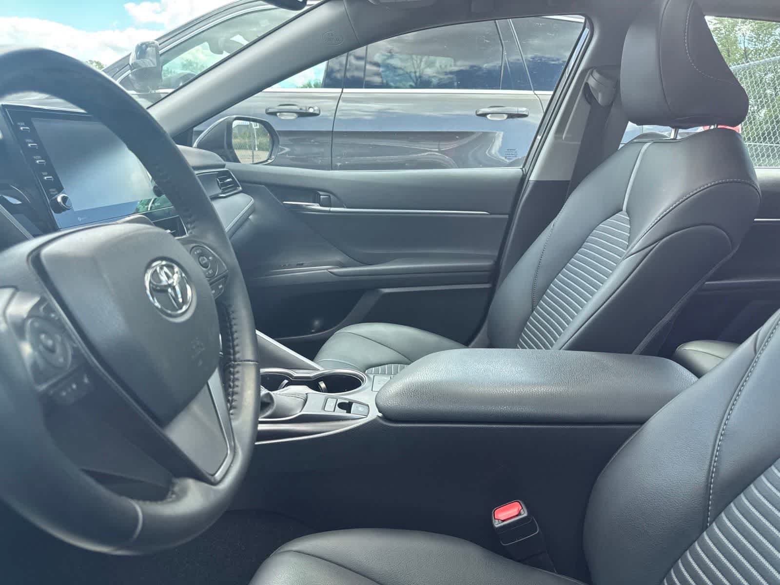 Used 2024 Toyota Camry SE AWD/4WD image 33