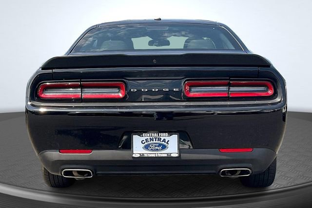 Used 2023 Dodge Challenger SXT image 2