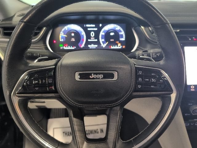 Used 2022 Jeep Grand Cherokee Overland w/ Luxury Tech Group IV AWD/4WD image 21