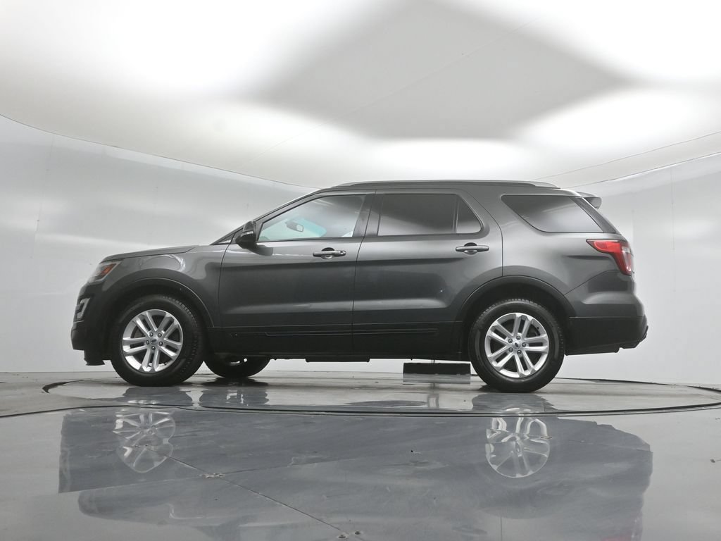 Certified 2017 Ford Explorer XLT w/ Equipment Group 202A FWD image 53