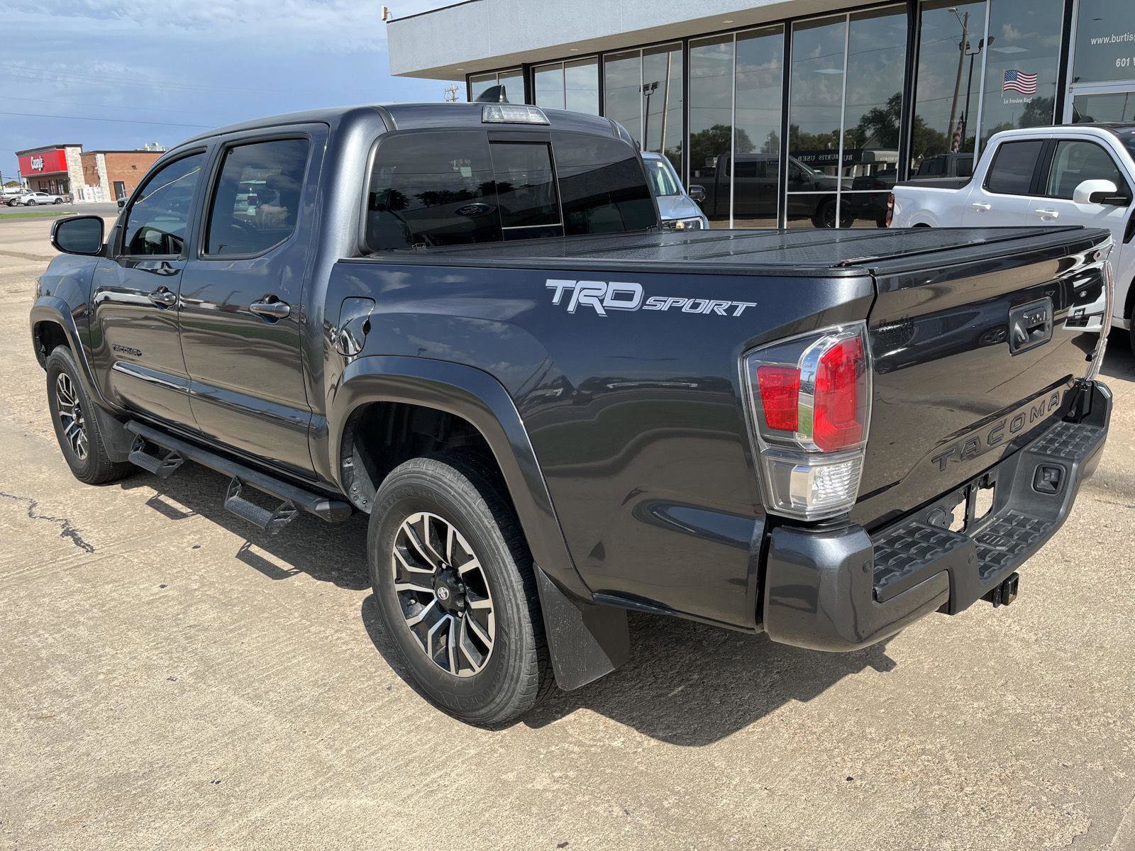 Used 2021 Toyota Tacoma TRD Off-Road image 3