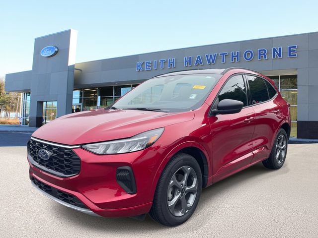 Certified 2023 Ford Escape ST-Line w/ Tech Pack #1 AWD/4WD image 3