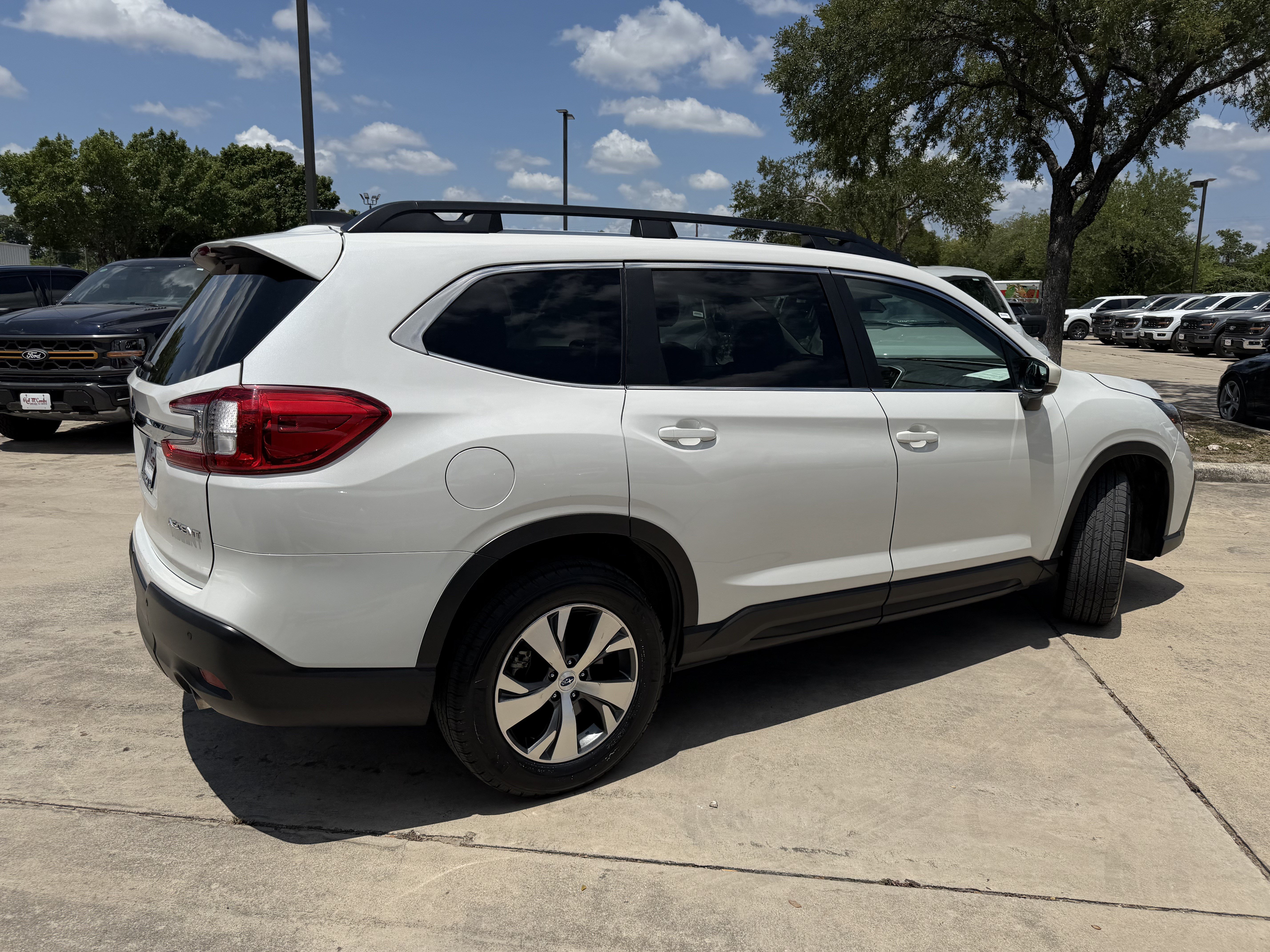 Used 2025 Subaru Ascent Premium AWD/4WD image 5