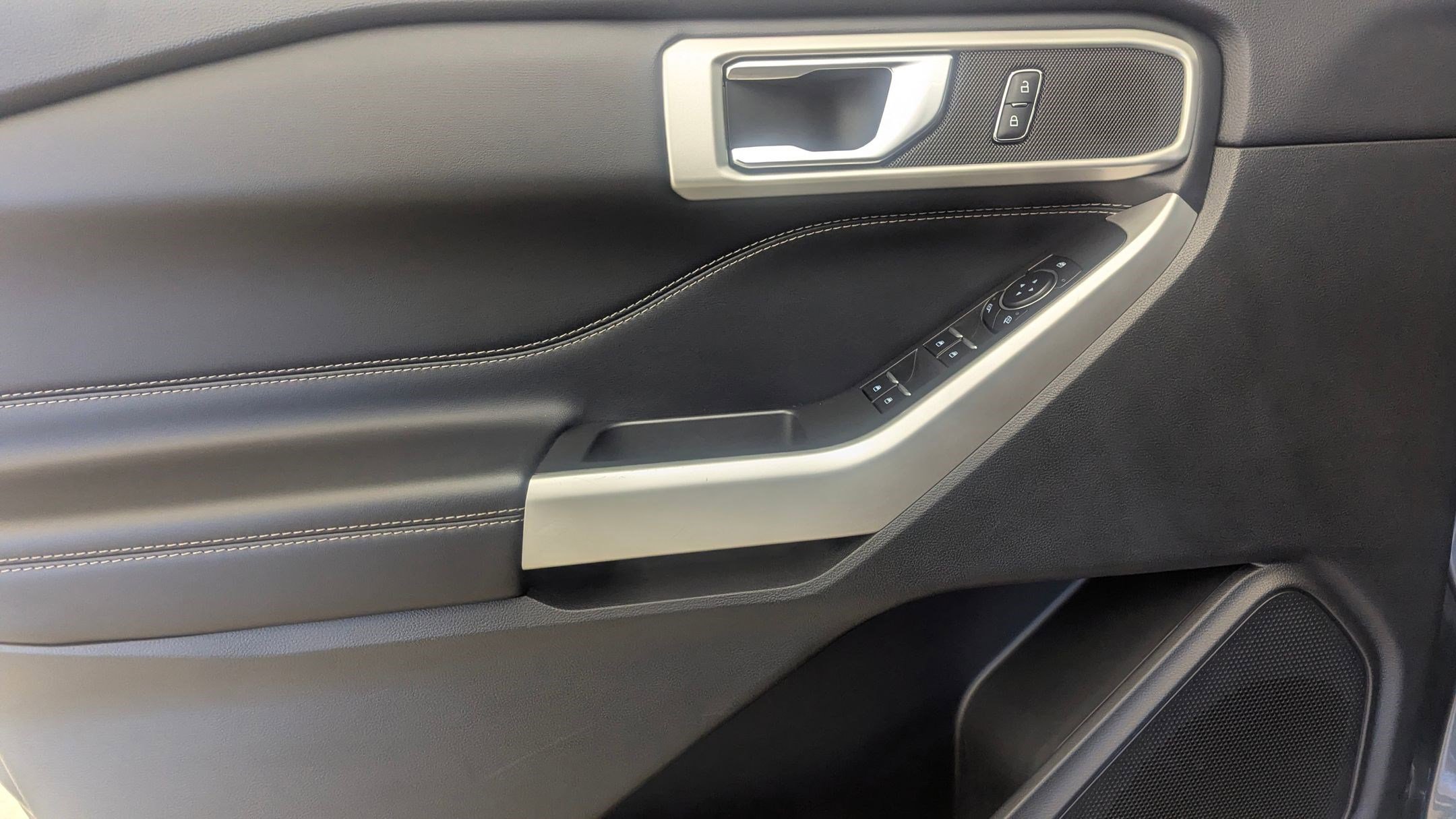 Certified 2022 Ford Explorer XLT w/ Equipment Group 202A image 11