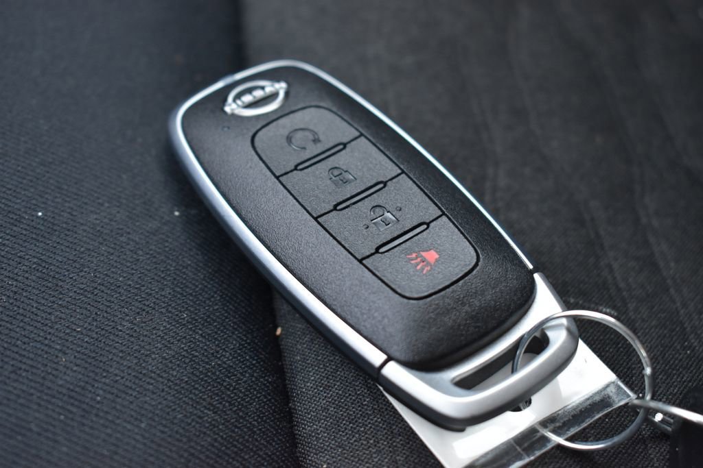 Used 2024 Nissan Pathfinder SV image 15