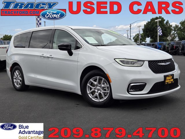 Used 2024 Chrysler Pacifica Touring-L