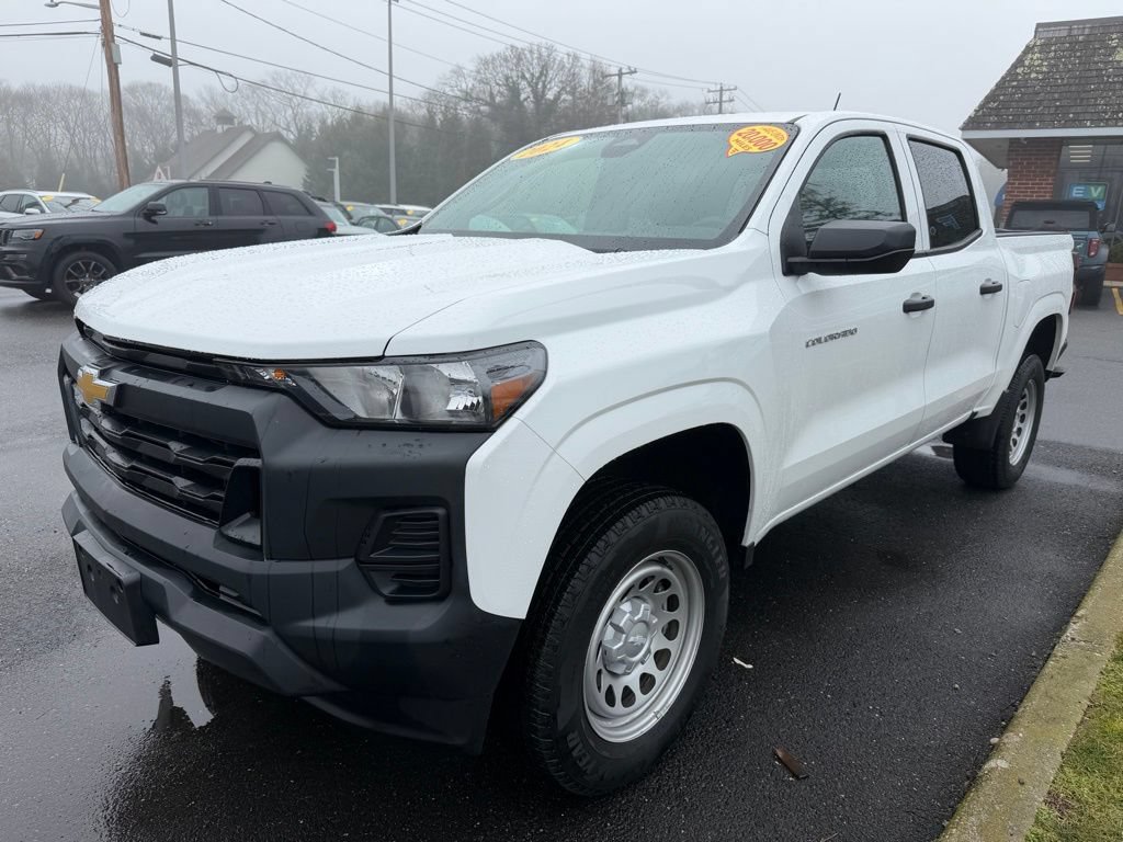 Used 2024 Chevrolet Colorado W/T RWD image 3