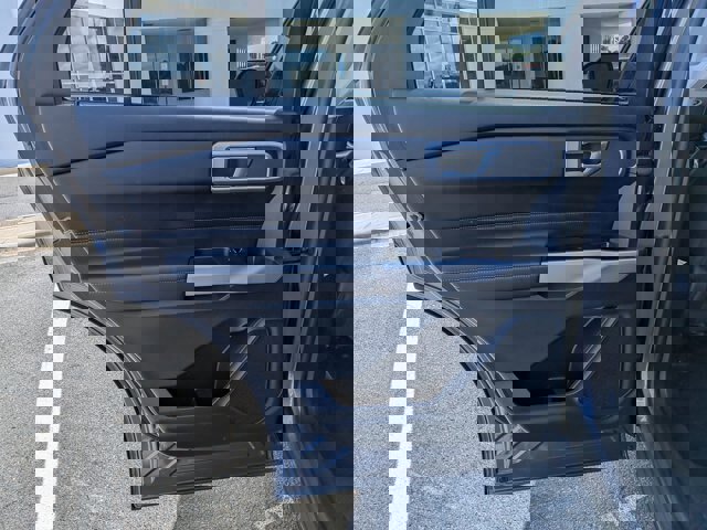 Certified 2023 Ford Explorer XLT w/ Equipment Group 202A RWD image 25