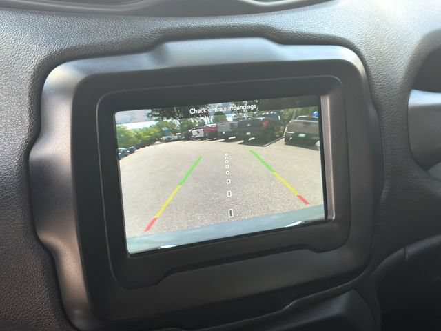 Used 2018 Jeep Renegade Latitude FWD image 31