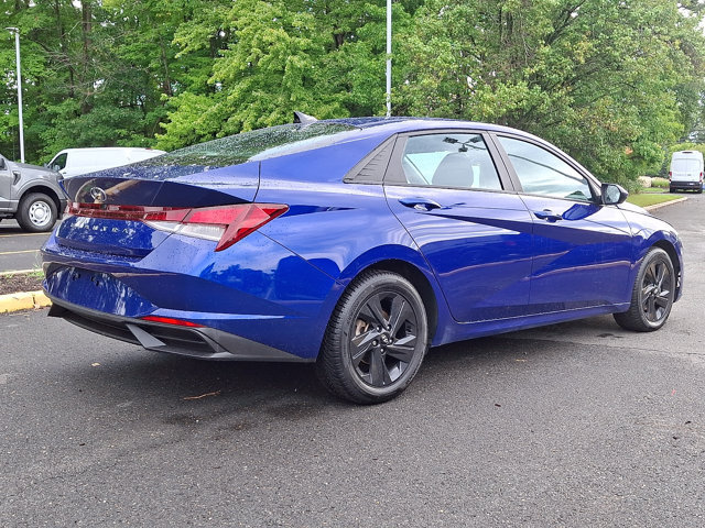 Used 2023 Hyundai Elantra SEL FWD image 11