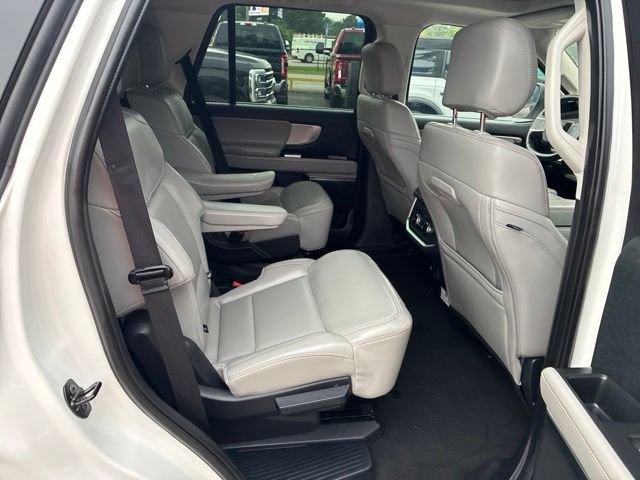 Certified 2025 Ford Expedition Active AWD/4WD image 58