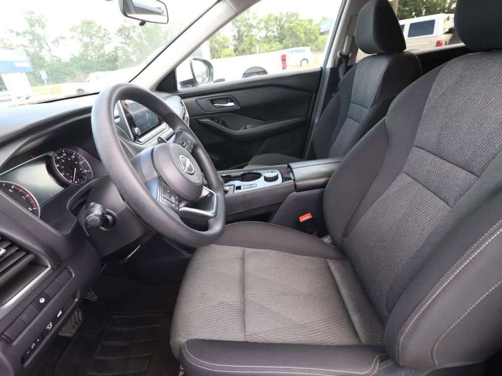 Used 2024 Nissan Rogue SV AWD/4WD image 8