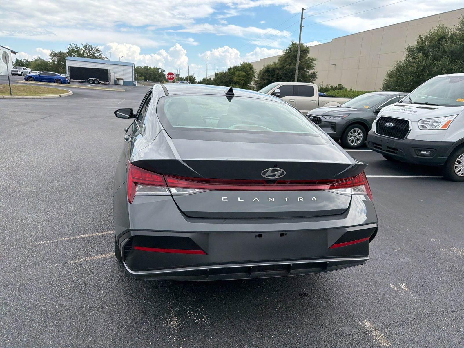 Used 2025 Hyundai Elantra SEL FWD image 10