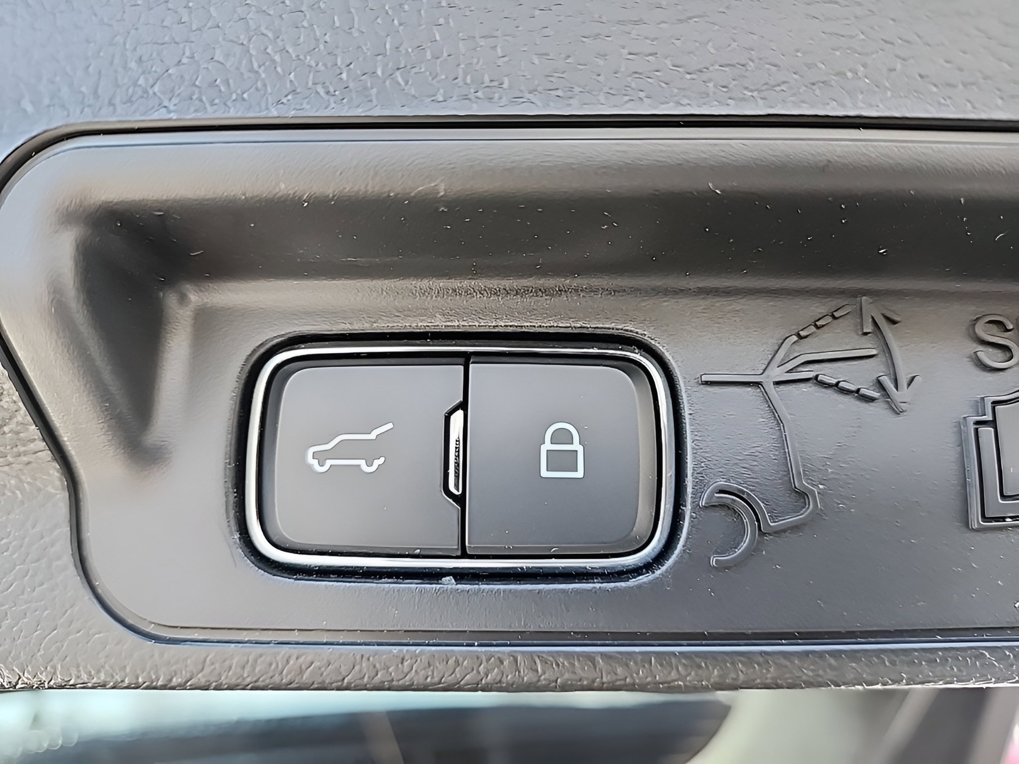 Certified 2023 Ford Explorer XLT w/ Equipment Group 202A image 15