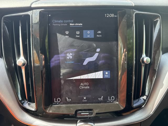Used 2018 Volvo XC60 T5 Momentum w/ Vision Package AWD/4WD image 28