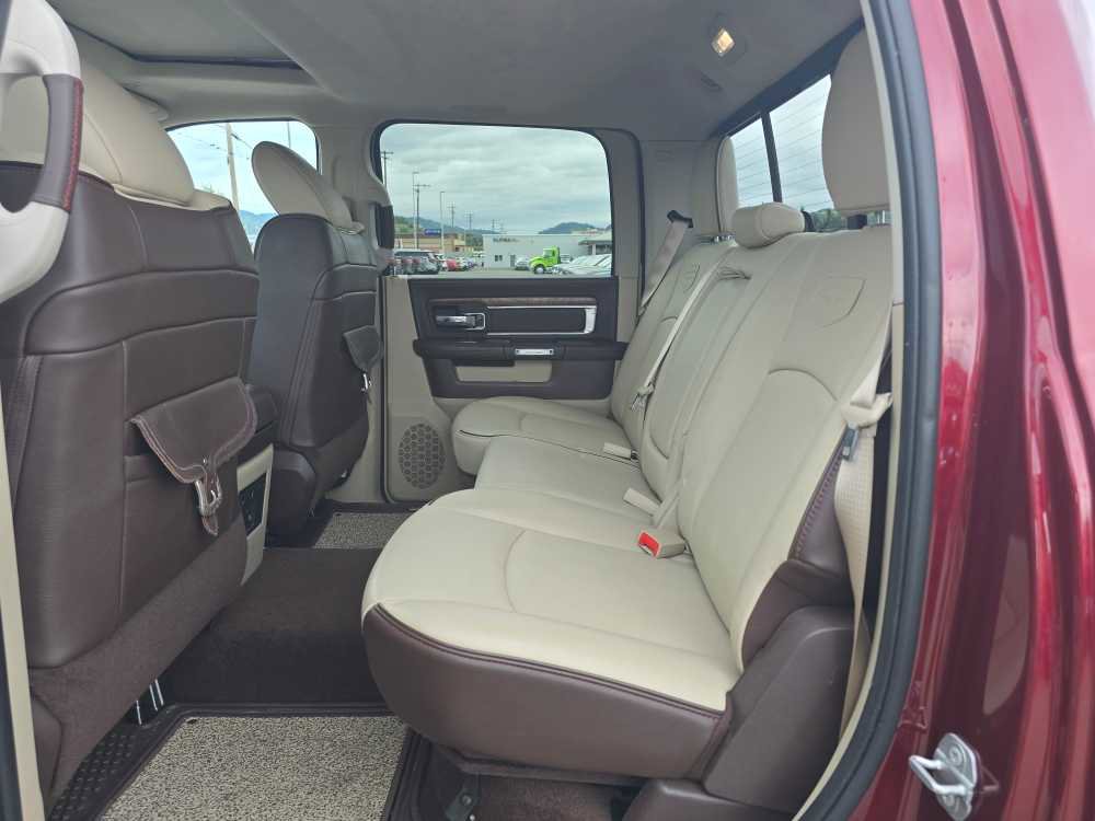 Used 2018 RAM 3500 Laramie Longhorn w/ Longhorn Southfork Package AWD/4WD image 16