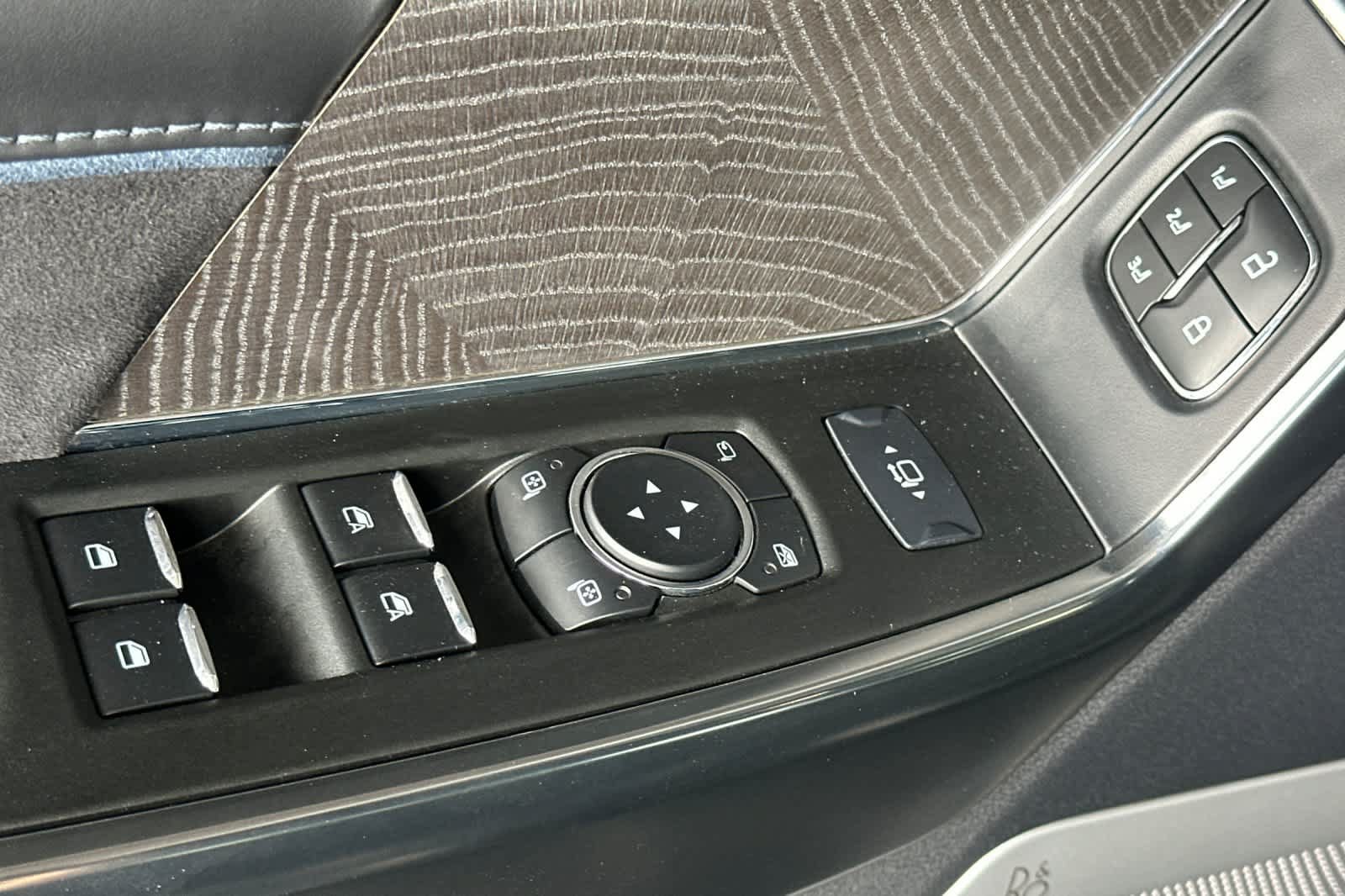 Certified 2025 Ford F350 Platinum AWD/4WD image 13