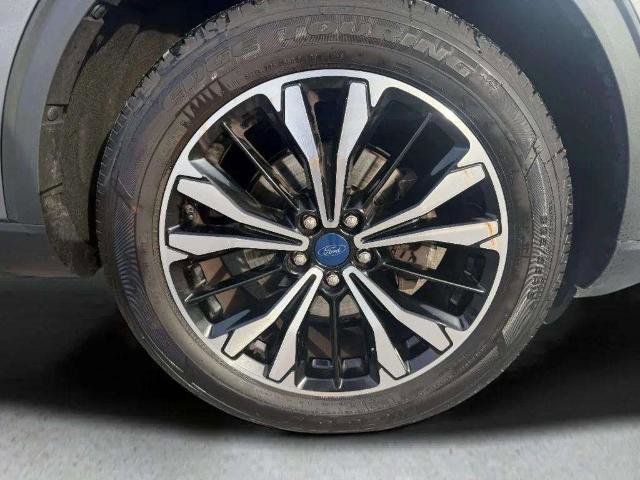 Certified 2022 Ford Escape SE w/ SE Sport Appearance Package image 29