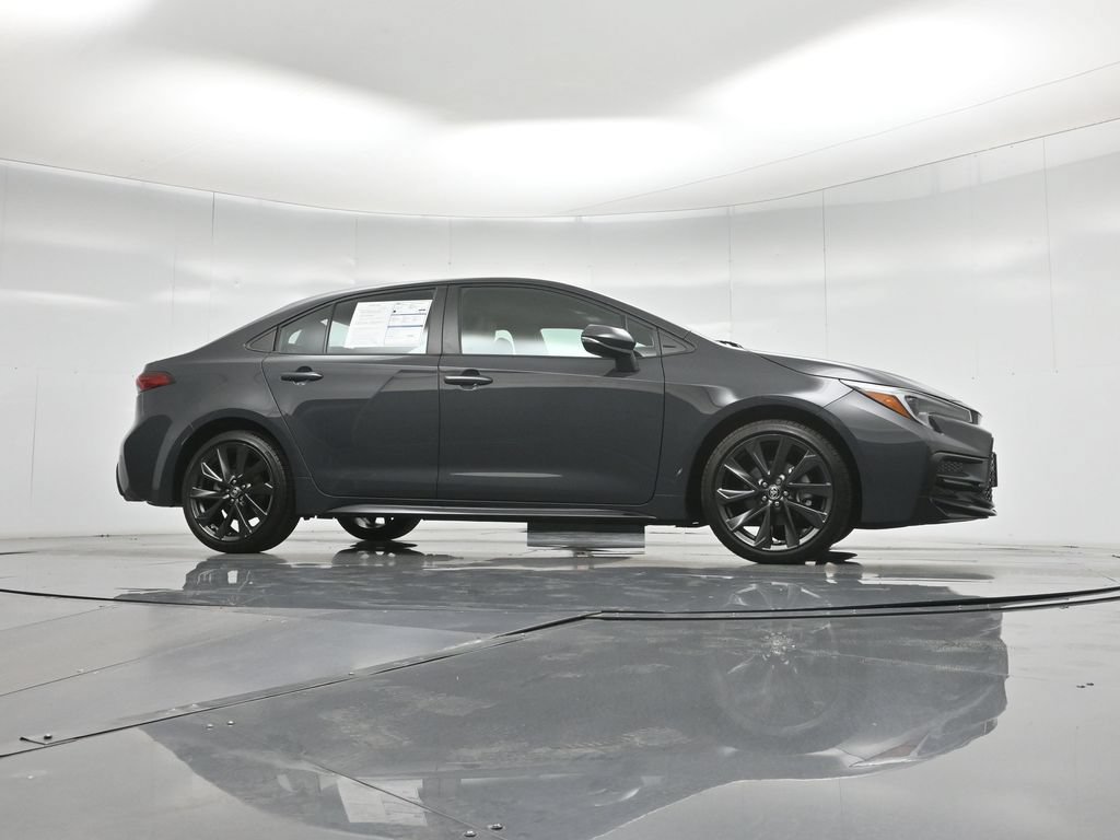 Used 2024 Toyota Corolla XSE FWD image 4