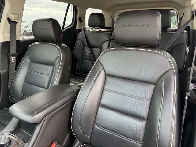 Used 2023 GMC Acadia Denali image 11